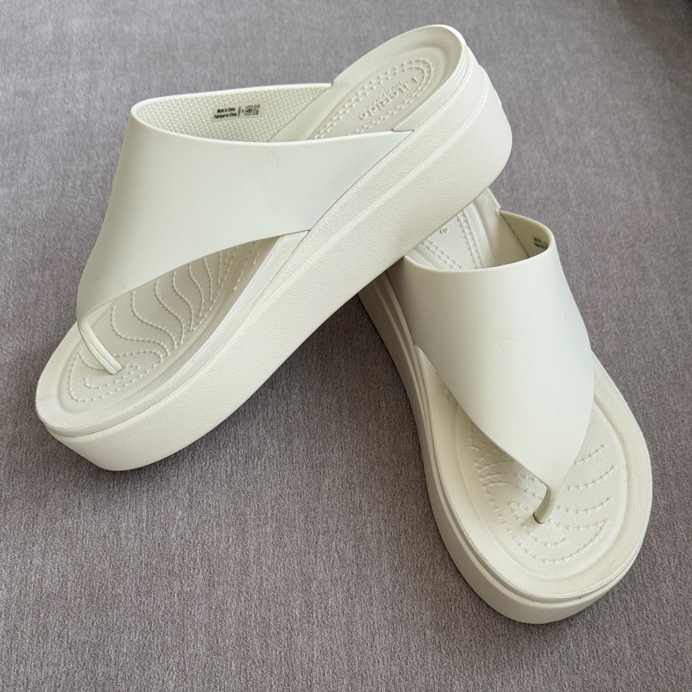 CROCS LiteRide Brooklyn Flip Platform Sandal Womens Size 8 Bone